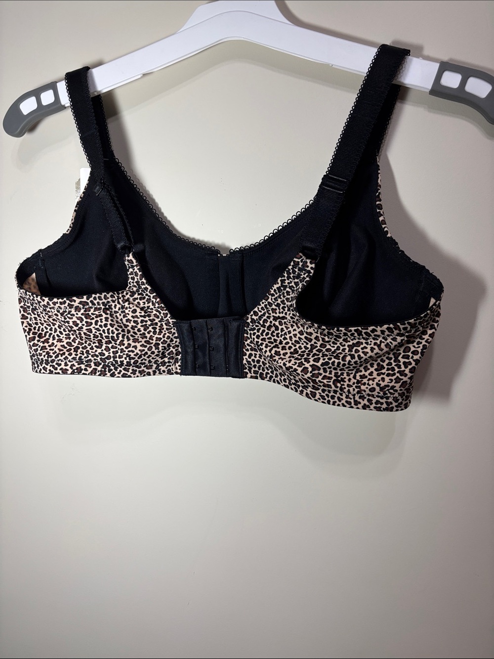 Olga Leopard Print Underwire Bra with Black Lace Trim - Picture 6 of 15